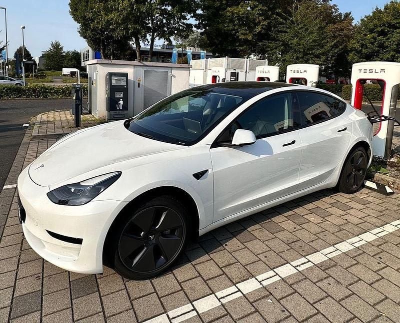 Gebraucht Tesla Model 3 RWD 208 kW (283 PS) 2023 Weiß Limousine