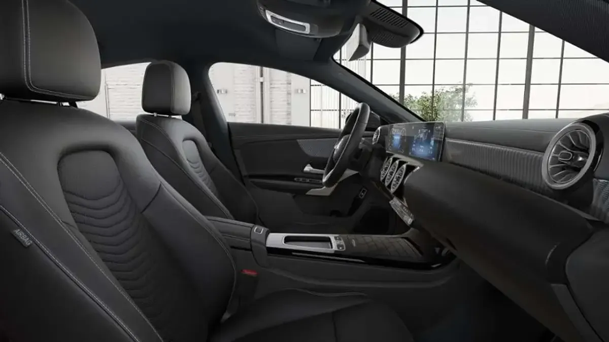 Gebraucht Mercedes CLA200 150 PS (110 kW) 2026 Schwarz Coupé