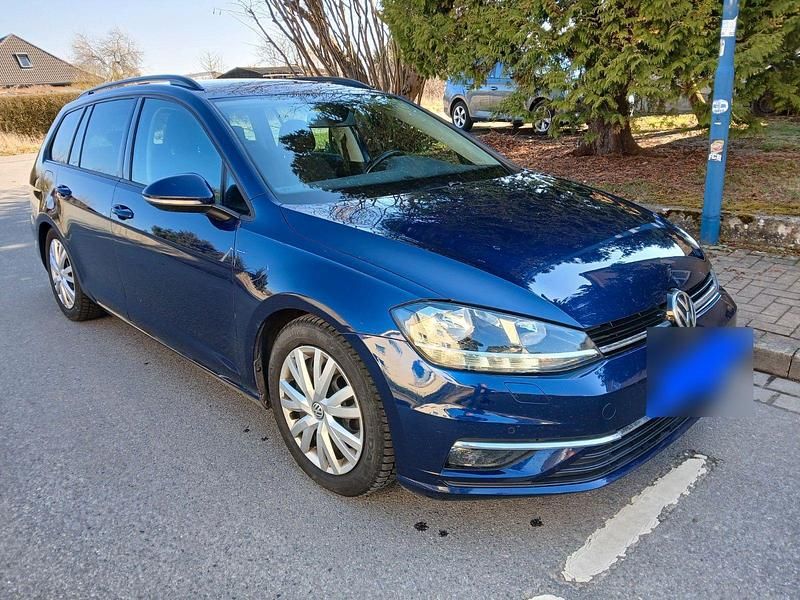 Gebraucht VW Golf VII 125 PS (91 kW) 2017 Blau Kombi