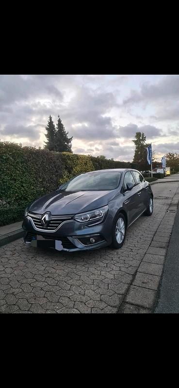 Grau Gebraucht 2017 Renault Mégane IV Limousine | 15.000 € - Bild 1/4