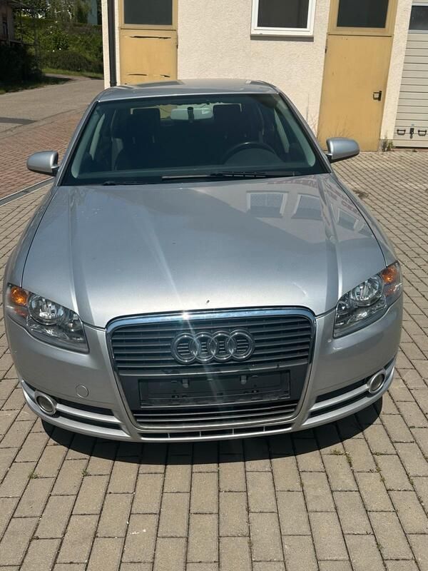 Silber Gebraucht 2005 Audi A4 Limousine | 2.000 € (Superpreis) - Bild 1/4