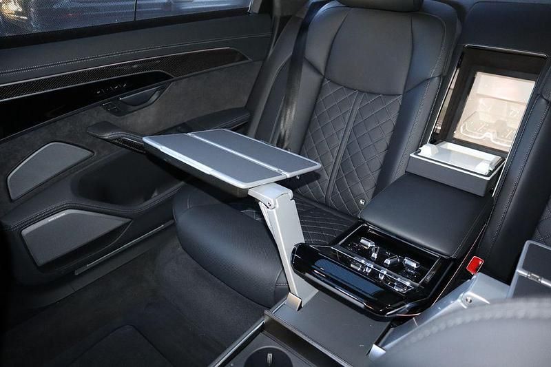 Grau Gebraucht 2024 Audi A8L Exclusive Limousine | 79.000 € (Fairer Preis) - Bild 1/4