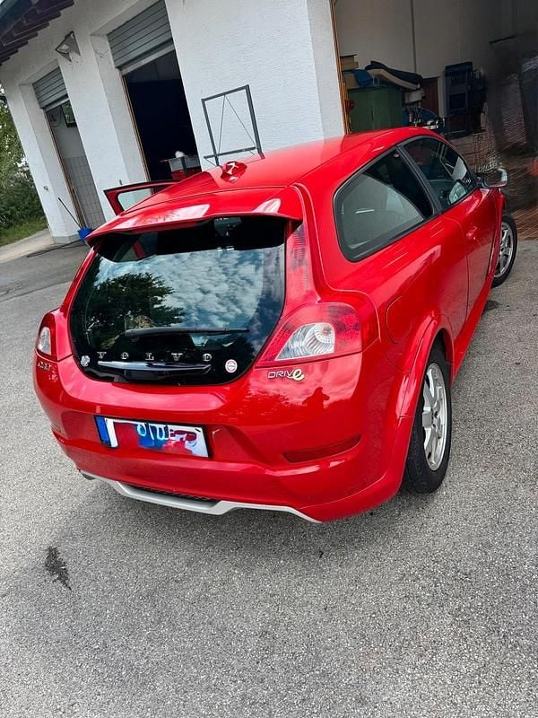 Rot Gebraucht 2010 Volvo C30 Kleinwagen | 3.000 € - Bild 1/4
