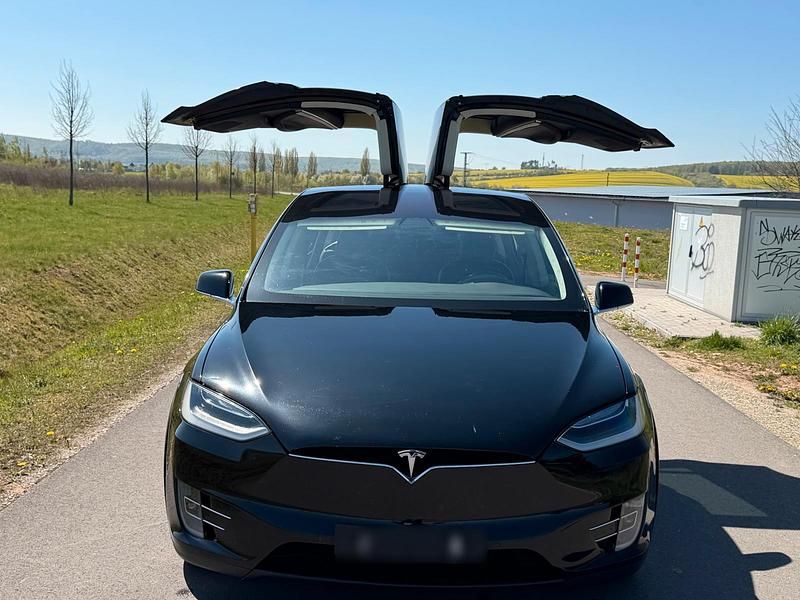 Second-hand Tesla Model X 306 kW (417 CP) 2017 Negru SUV