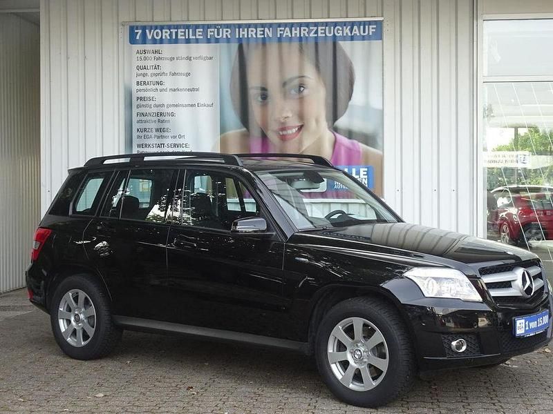 Schwarz Gebraucht 2010 Mercedes GLK220 SUV | 14.887 € (Etwas zu teuer) - Bild 1/4