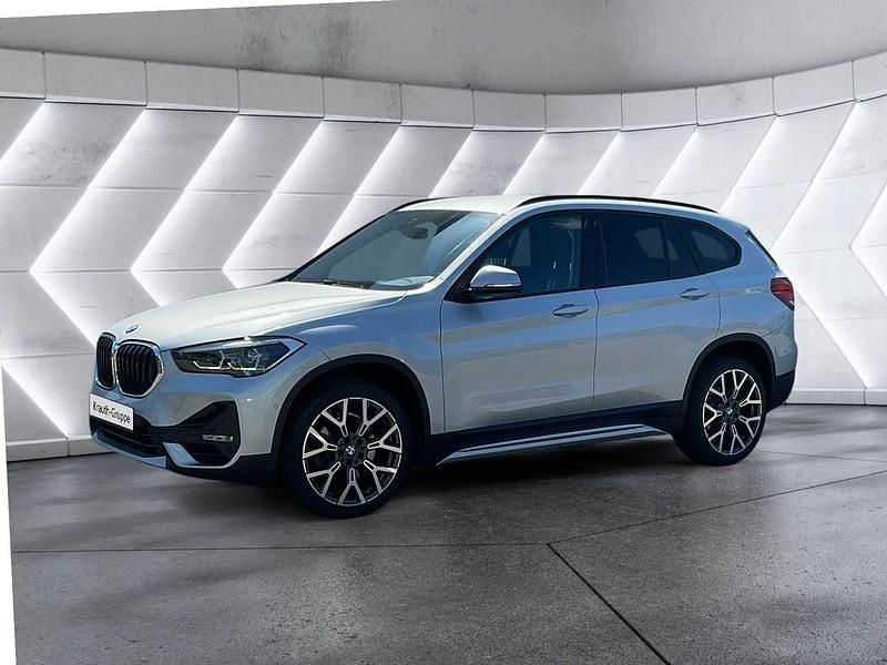 Grau Gebraucht 2021 BMW X1 Sport Line SUV | 29.900 € (Fairer Preis) - Bild 1/4