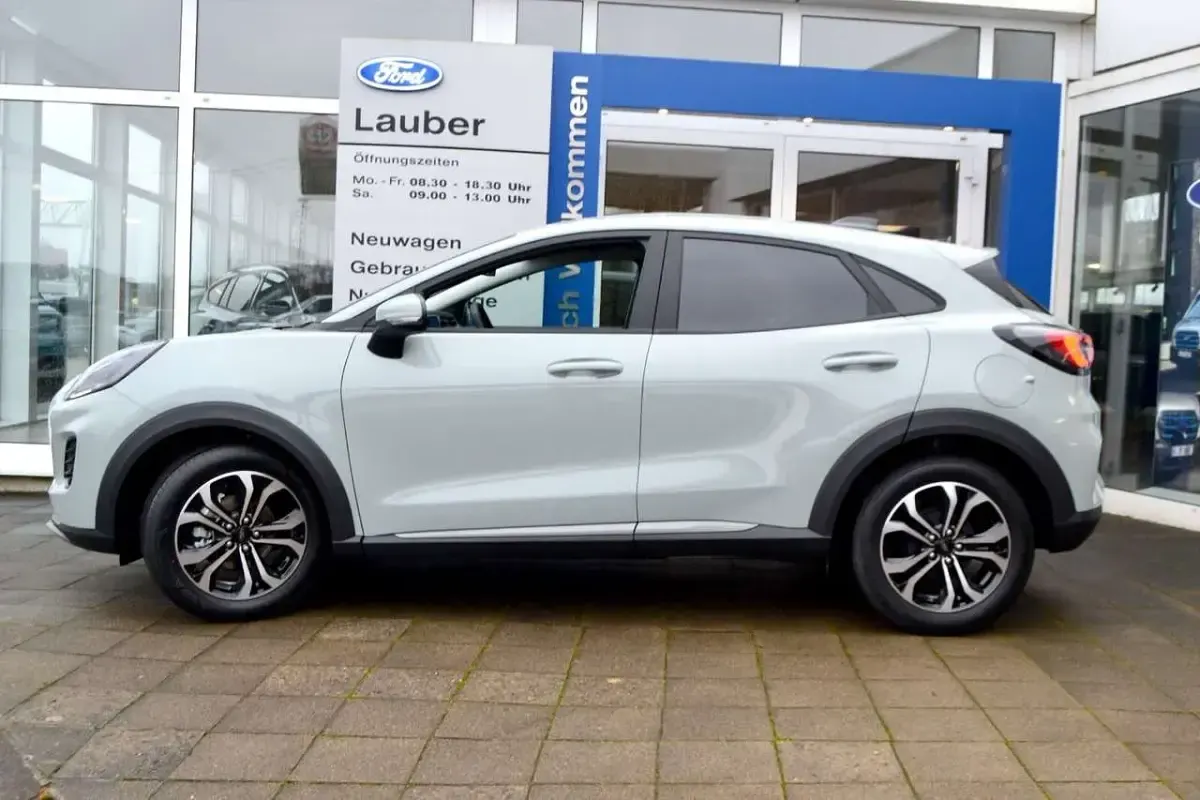 Neu Ford Puma Titanium 125 PS (91 kW) 2025 Grau SUV