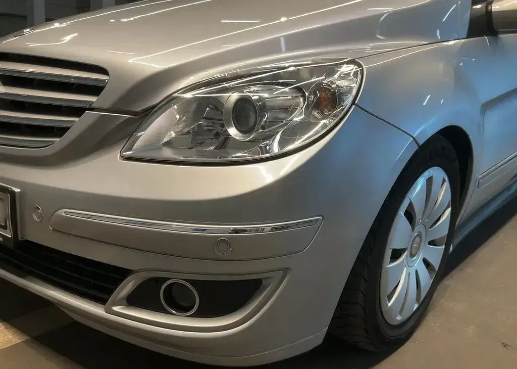 Gebraucht Mercedes B200 140 PS (102 kW) 2007 Silber Van / Kleinbus