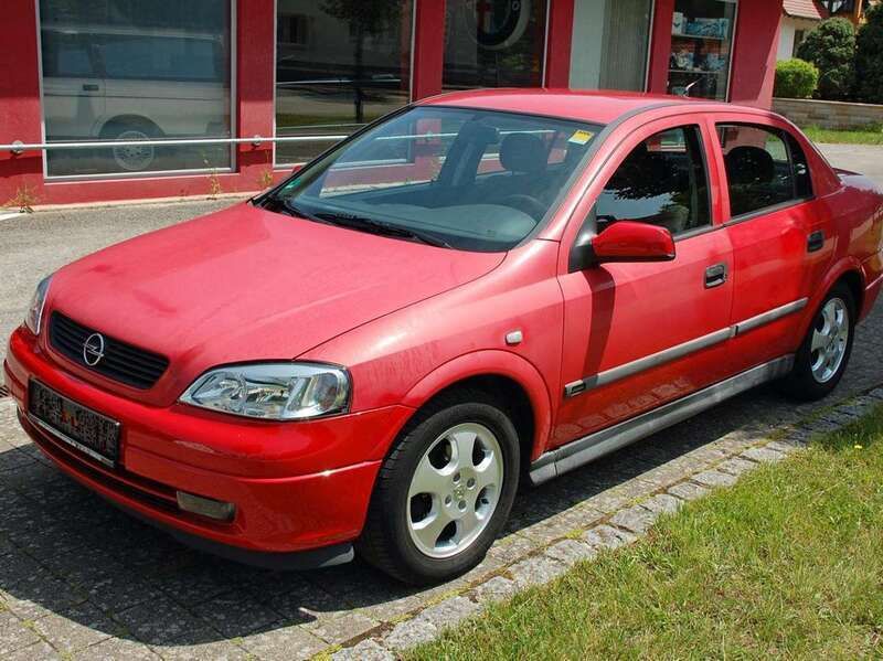 Rot Gebraucht 2000 Opel Astra Edition Limousine | 1.650 € (Fairer Preis) - Bild 1/4
