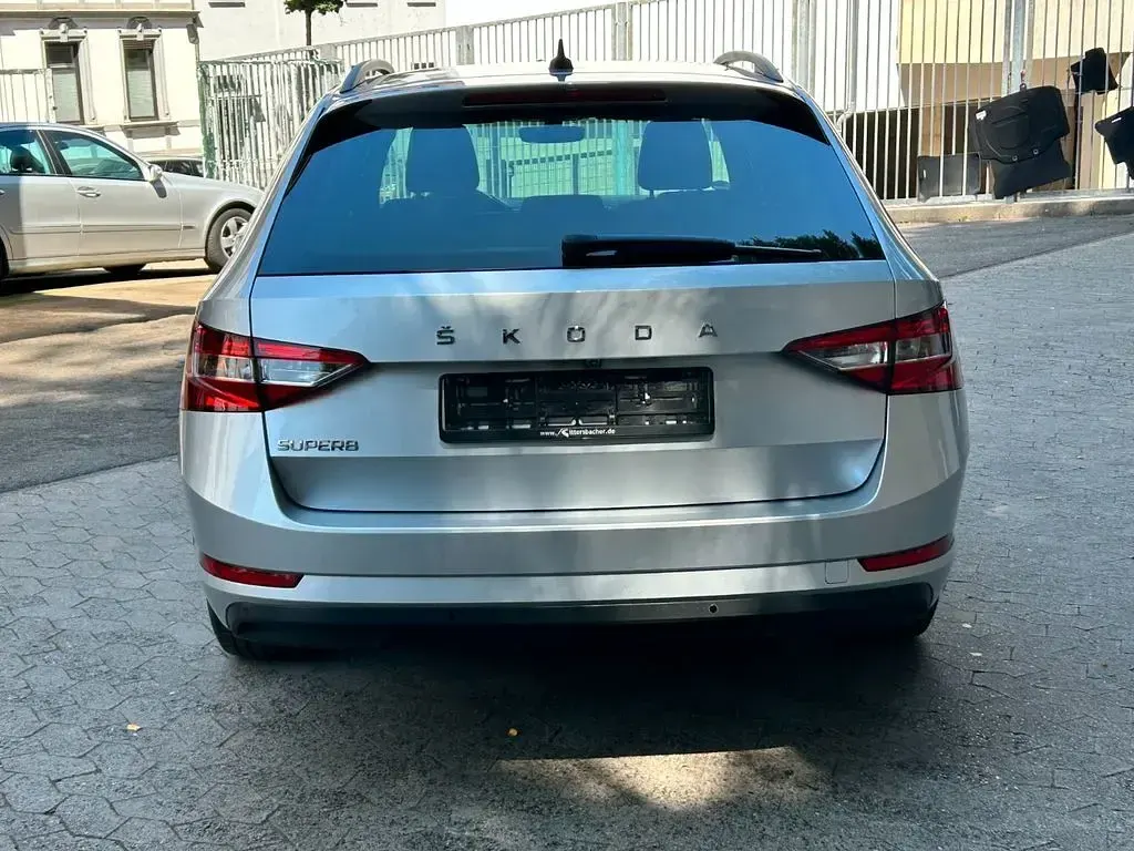 Gebraucht Skoda Superb Ambition 150 PS (110 kW) 2021 Silber Kombi