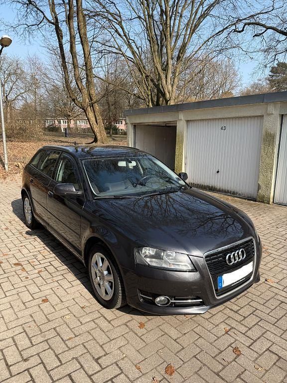 Gebraucht Audi A3 S-Line 140 PS (102 kW) 2011 Grau Kleinwagen