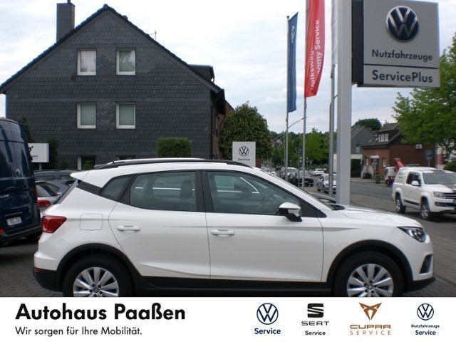 "candy" weiss Gebraucht 2021 Seat Arona Beats SUV | 17.335 € (Fairer Preis) - Bild 1/4