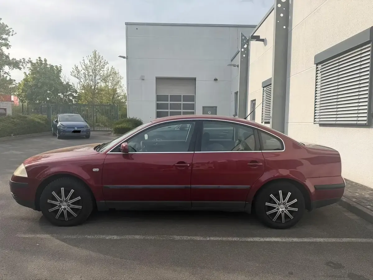Usata VW Passat 116 CV (85 kW) 2002 Rosso Berlina