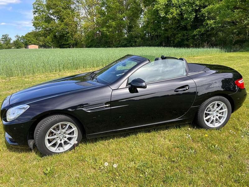 Schwarz Gebraucht 2012 Mercedes SLK200 Cabrio | 19.500 € (Teuer) - Bild 1/4
