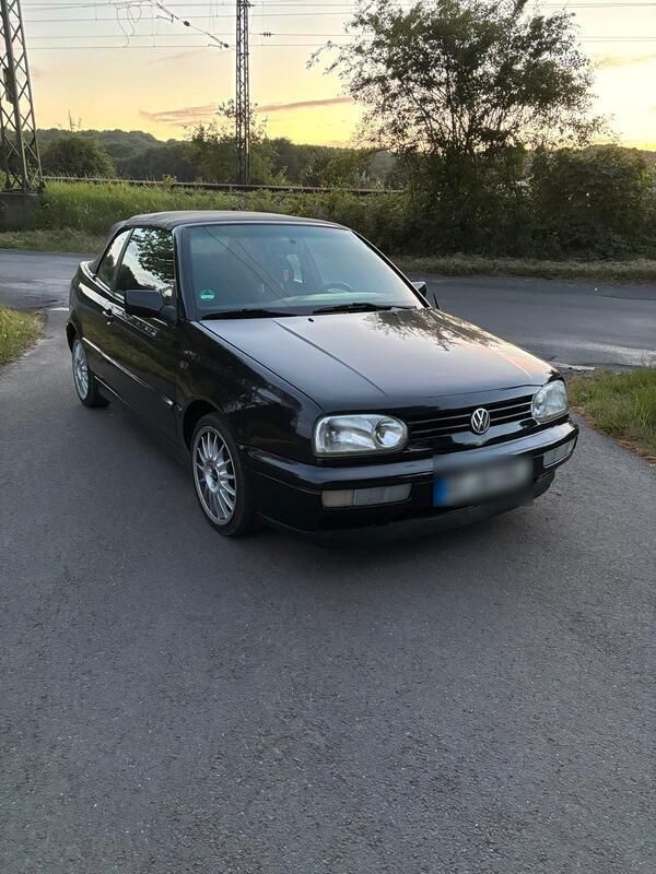 Schwarz Gebraucht 1996 VW Golf Cabriolet Cabrio | 2.700 € (Fairer Preis) - Bild 1/4