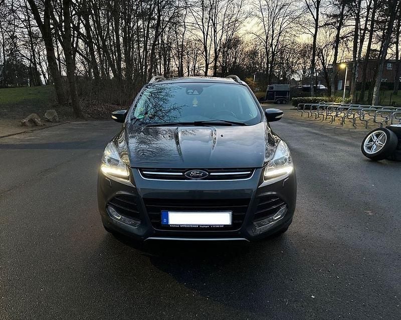 Gebraucht Ford Kuga Titanium 179 PS (131 kW) 2015 Braun SUV
