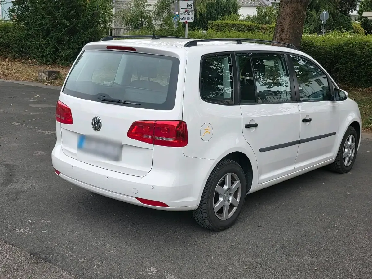 Gebraucht VW Touran 2011 Weiß Van / Kleinbus