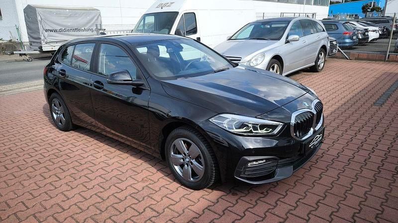 Schwarz Gebraucht 2020 BMW 118 Advantage Kleinwagen | 15.500 € (Guter Preis) - Bild 1/4