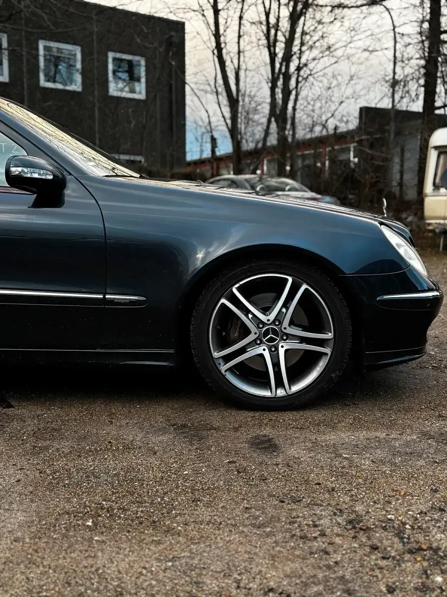 Używany Mercedes E500 306 KM (225 kW) 2003 Sedan/Limuzyna
