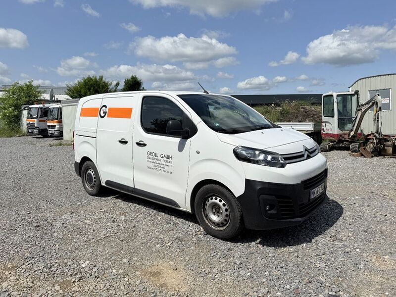 Weiß Gebraucht 2018 Citroën Jumpy Van / Kleinbus | 7.900 € - Bild 1/4