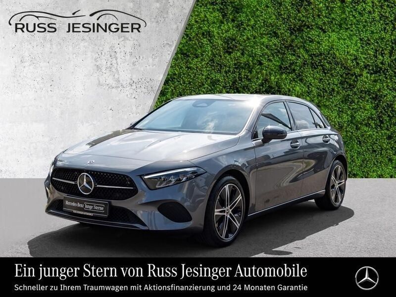 Mountaingrau Gebraucht 2024 Mercedes A200 Progressive Limousine | 29.880 € (Fairer Preis) - Bild 1/3