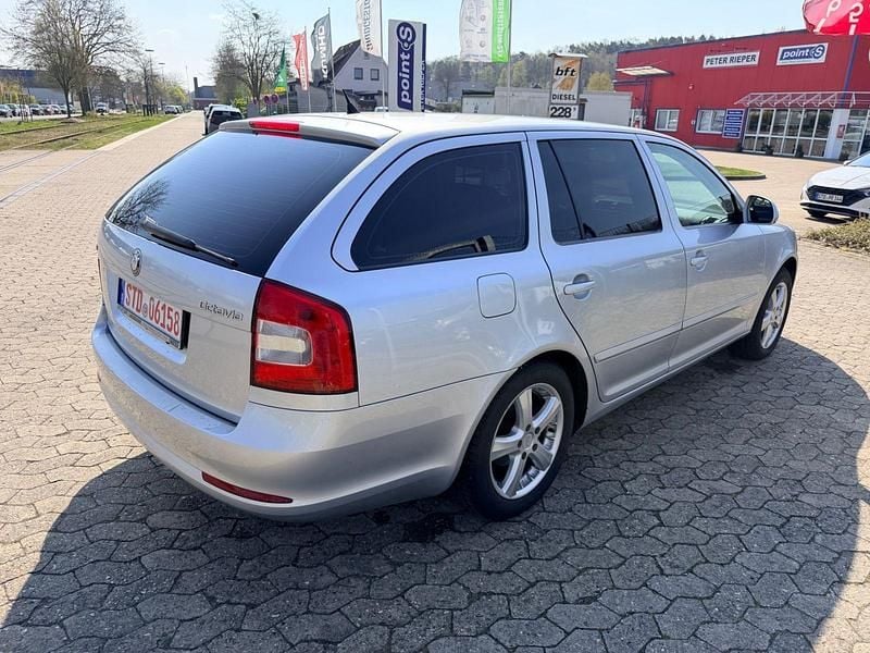 Gebraucht Skoda Octavia Ambiente 160 PS (117 kW) 2010 Silber Kombi