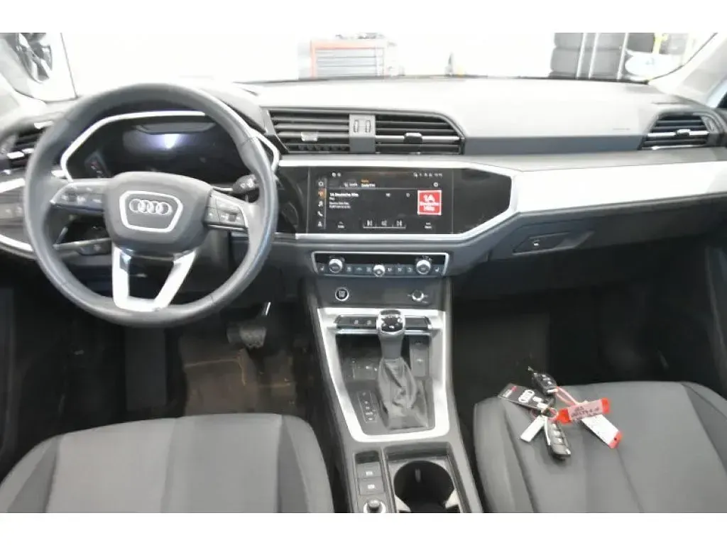 Gebraucht Audi Q3 Advanced Plus 190 PS (139 kW) 2023 Florettsilber metallic (metallic) SUV