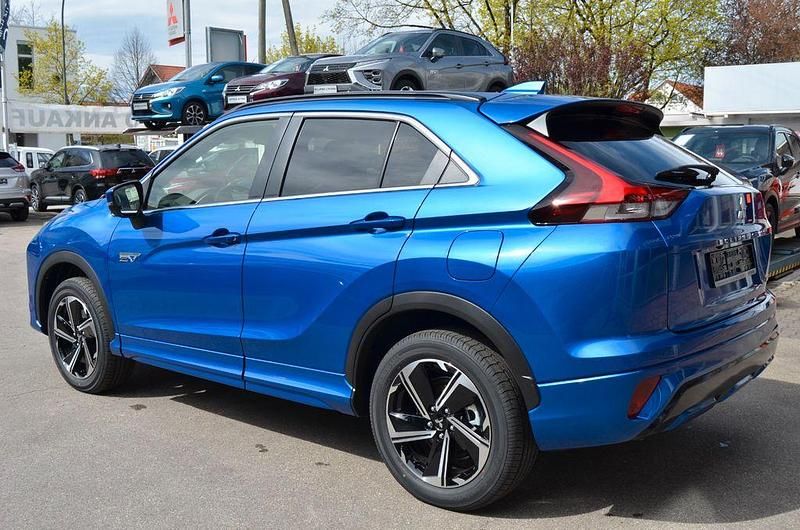 Gebraucht Mitsubishi Eclipse Cross Plus 188 PS (138 kW) 2024 Blau SUV