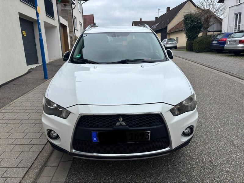 Weiß Gebraucht 2010 Mitsubishi Outlander SUV | 6.500 € (Fairer Preis) - Bild 1/4