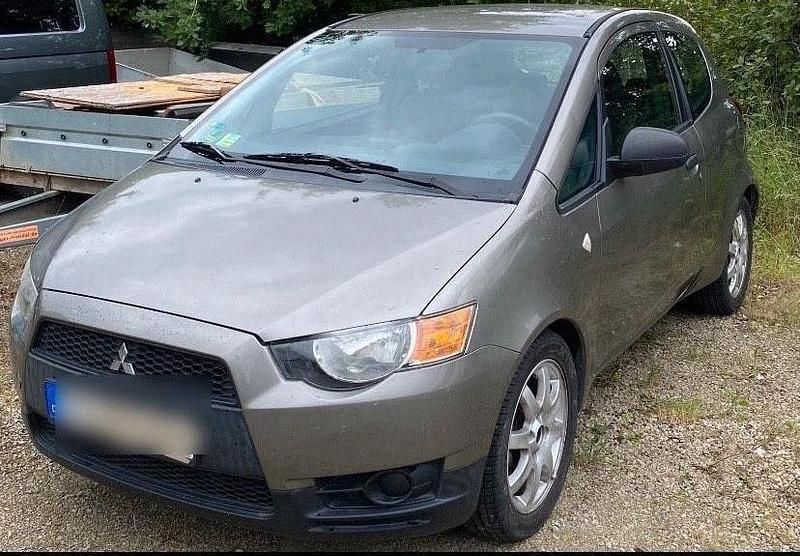 Braun Gebraucht 2009 Mitsubishi Colt Kleinwagen | 2.250 € (Guter Preis) - Bild 1/4