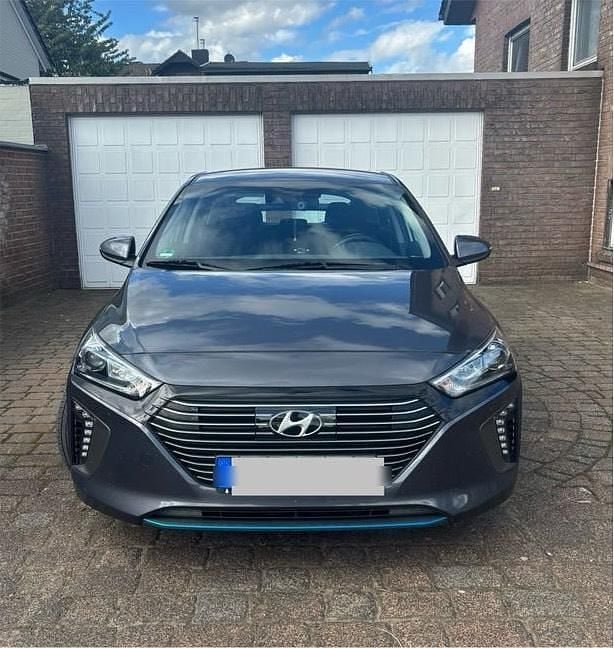 Grau Gebraucht 2019 Hyundai Ioniq Trend Limousine | 13.500 € (Guter Preis) - Bild 1/4