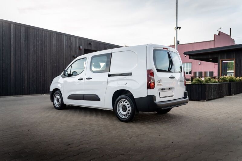 Weiß Gebraucht 2022 Toyota Proace City Van | 21.150 € (Teuer) - Bild 1/4
