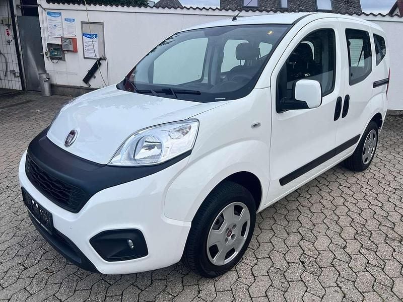 Gebraucht Fiat Qubo Lounge 77 PS (56 kW) 2019 Bianco banchisa/pack/canova Van / Kleinbus