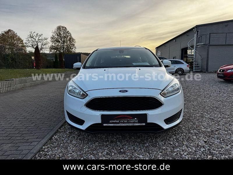 Gebraucht Ford Focus Trend 101 PS (74 kW) 2017 Weiß Limousine