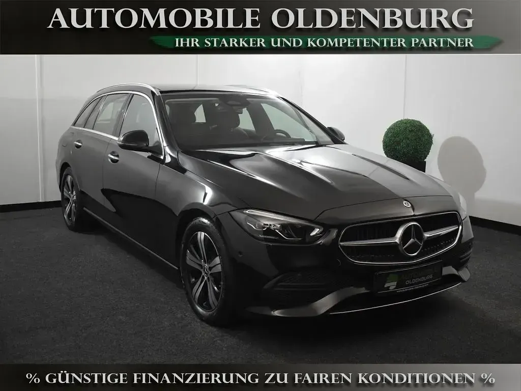 Gebraucht Mercedes C200 Avantgarde 163 PS (119 kW) 2022 Schwarz Kombi