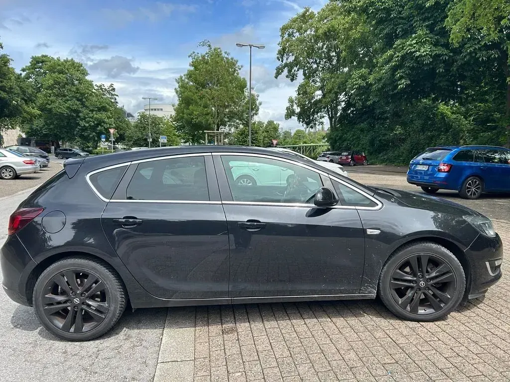 Gebraucht Opel Astra Style 165 PS (121 kW) 2015 Schwarz Limousine