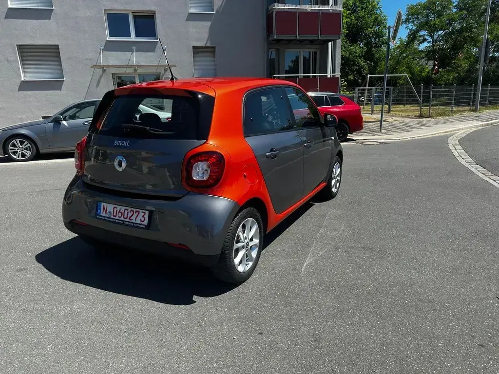 Gebraucht Smart ForFour Basis 71 PS (52 kW) 2018 Orange Kleinwagen