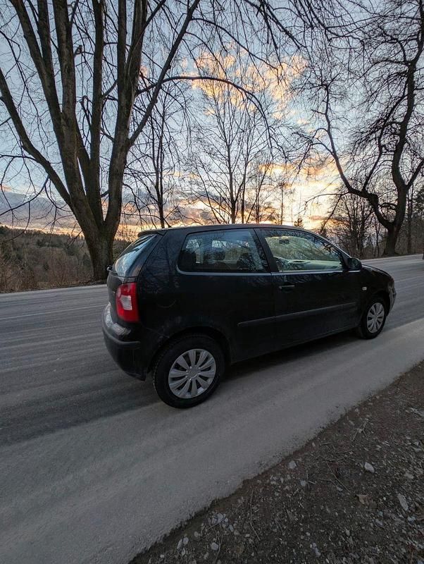 Gebraucht VW Polo Basis 64 PS (47 kW) 2002 Schwarz Limousine