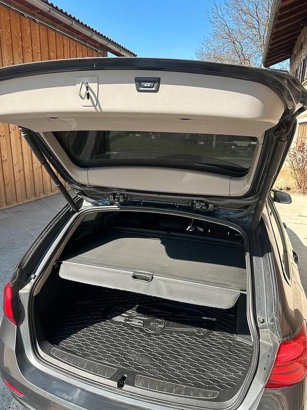 Gebraucht BMW 320 184 PS (135 kW) 2014 Grau Kombi