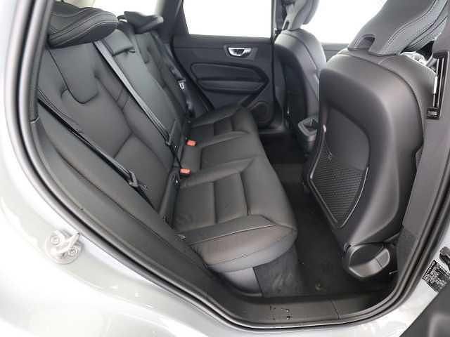 Gebraucht Volvo XC60 Plus 197 PS (144 kW) 2024 Grau SUV