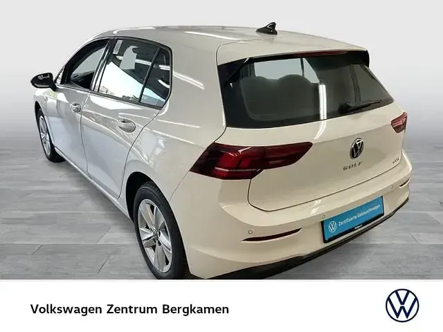 Gebraucht VW Golf VIII Life 116 PS (85 kW) 2025 Pure white Limousine