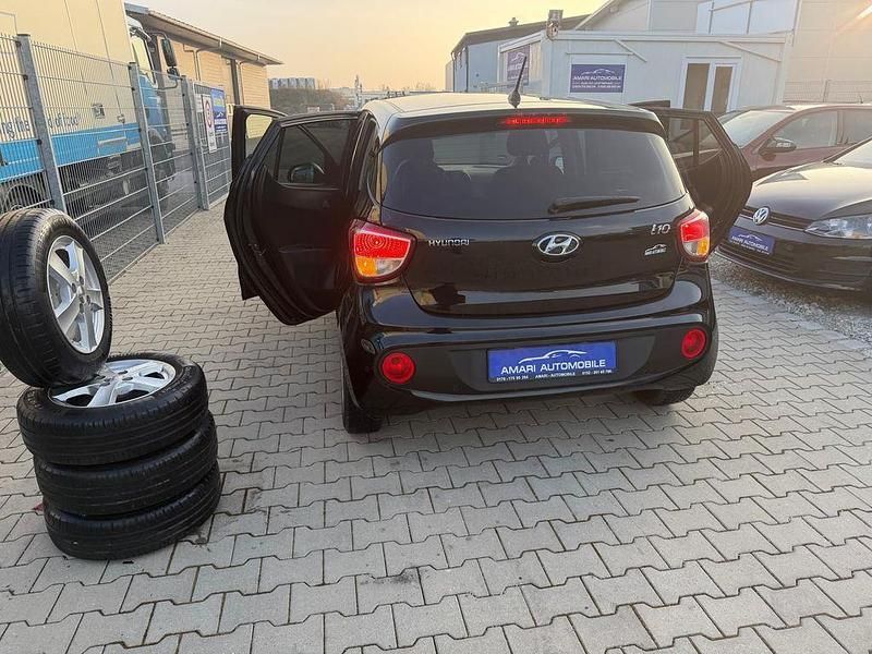 Gebraucht Hyundai i10 Style 87 PS (63 kW) 2017 Schwarz Kleinwagen