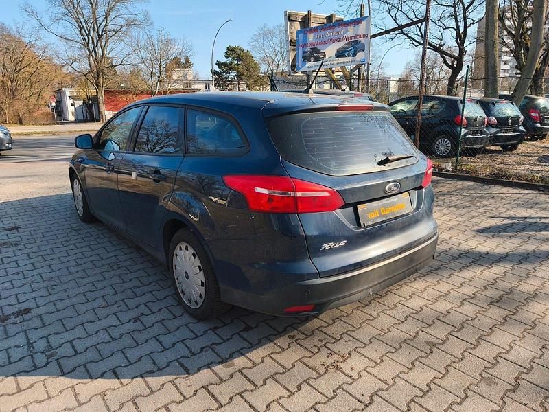 Gebraucht Ford Focus Trend 105 PS (77 kW) 2017 Blau Kombi
