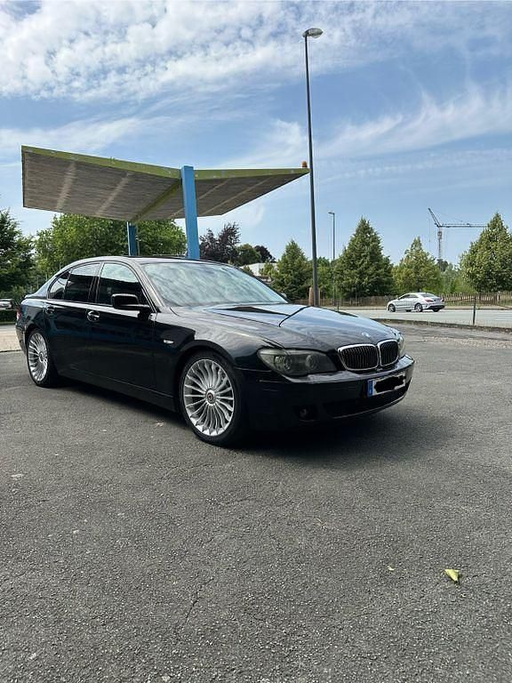 Gebraucht BMW 740 306 PS (225 kW) 2008 Schwarz Limousine