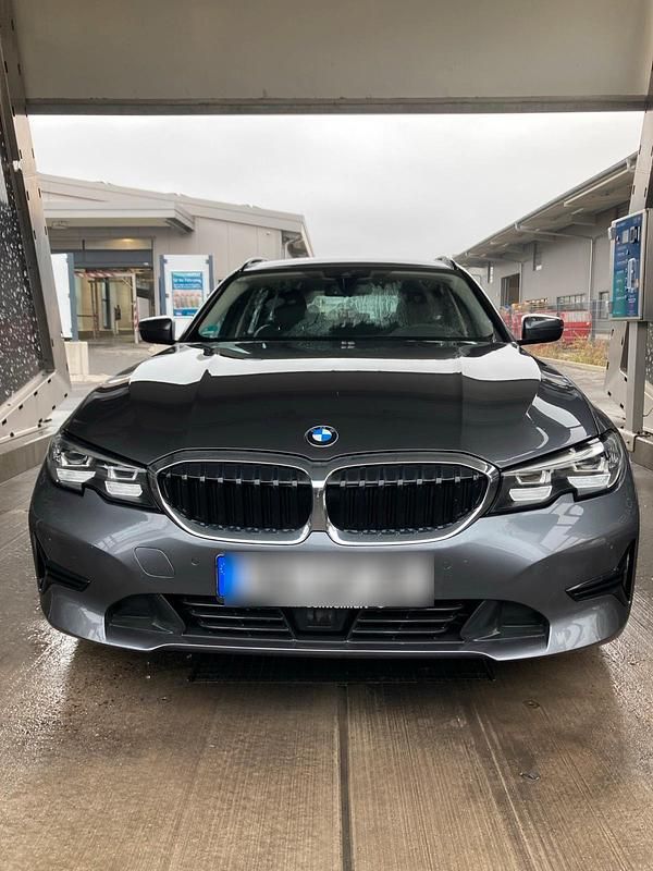 Gebraucht BMW 320 Advantage 190 PS (139 kW) 2022 Grau Kombi