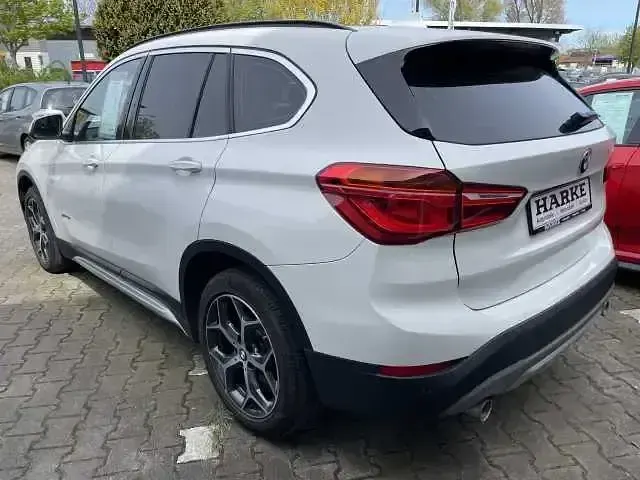 Używany BMW X1 xLine 190 KM (139 kW) 2017 Biały SUV