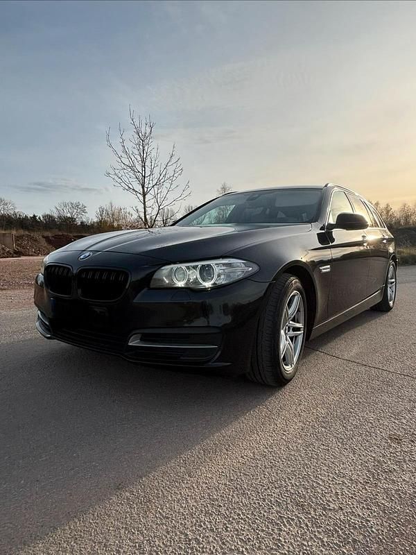 Gebraucht BMW 530 258 PS (189 kW) 2015 Schwarz Kombi