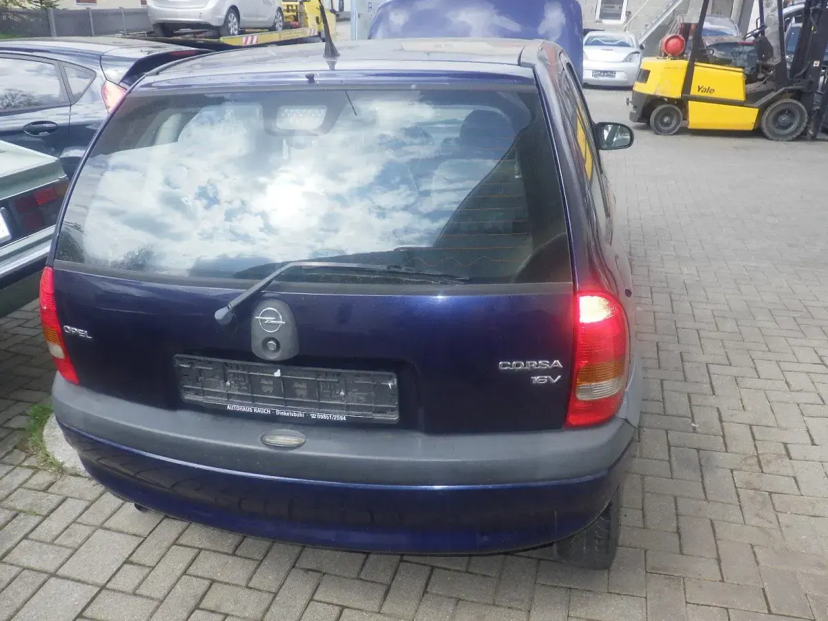 Second-hand Opel Corsa 58 CP (42 kW) 1999 Albastru Hatchback