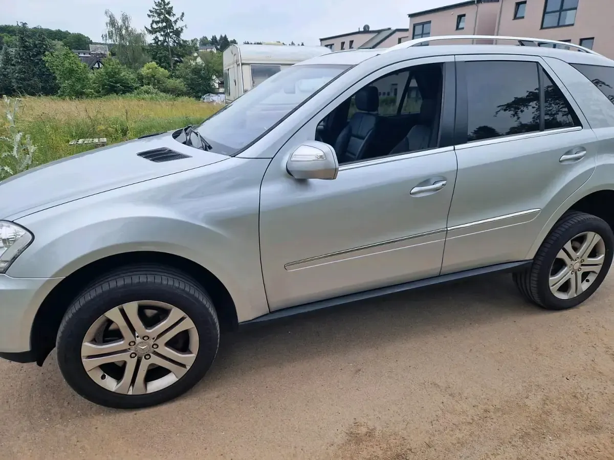 Gebraucht Mercedes ML420 306 PS (225 kW) 2008 Silber SUV