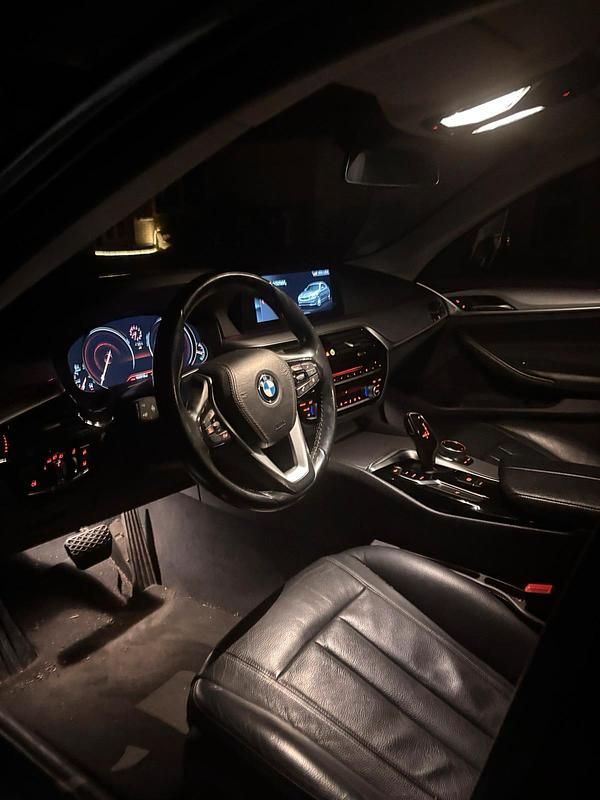 Gebraucht BMW 520 195 PS (143 kW) 2018 Schwarz Limousine
